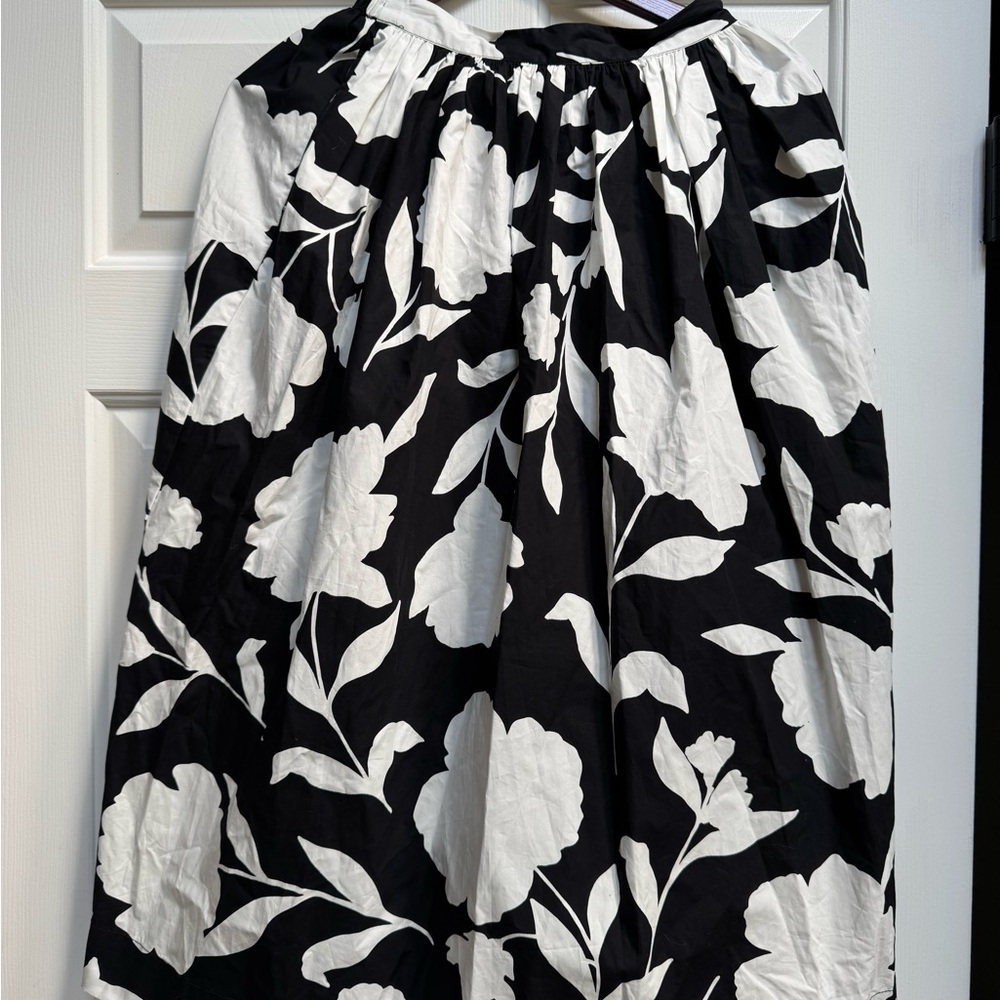 Kate Spade x target collab. XXS black & white floral skirt